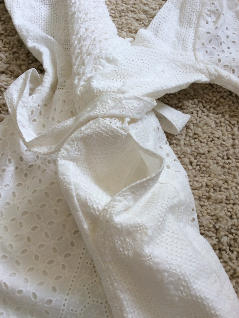 Blank NYC White Eyelet Puff Sleeve Romper - Picture 8 of 9